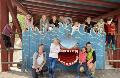 Ausflug der Kindergruppe in den Freizeitpark Familienland am Pillersee